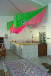 Salle principale, bar